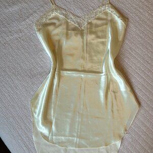Vintage Victoria's Secret Gold Label - cream slip dress night dressing gown